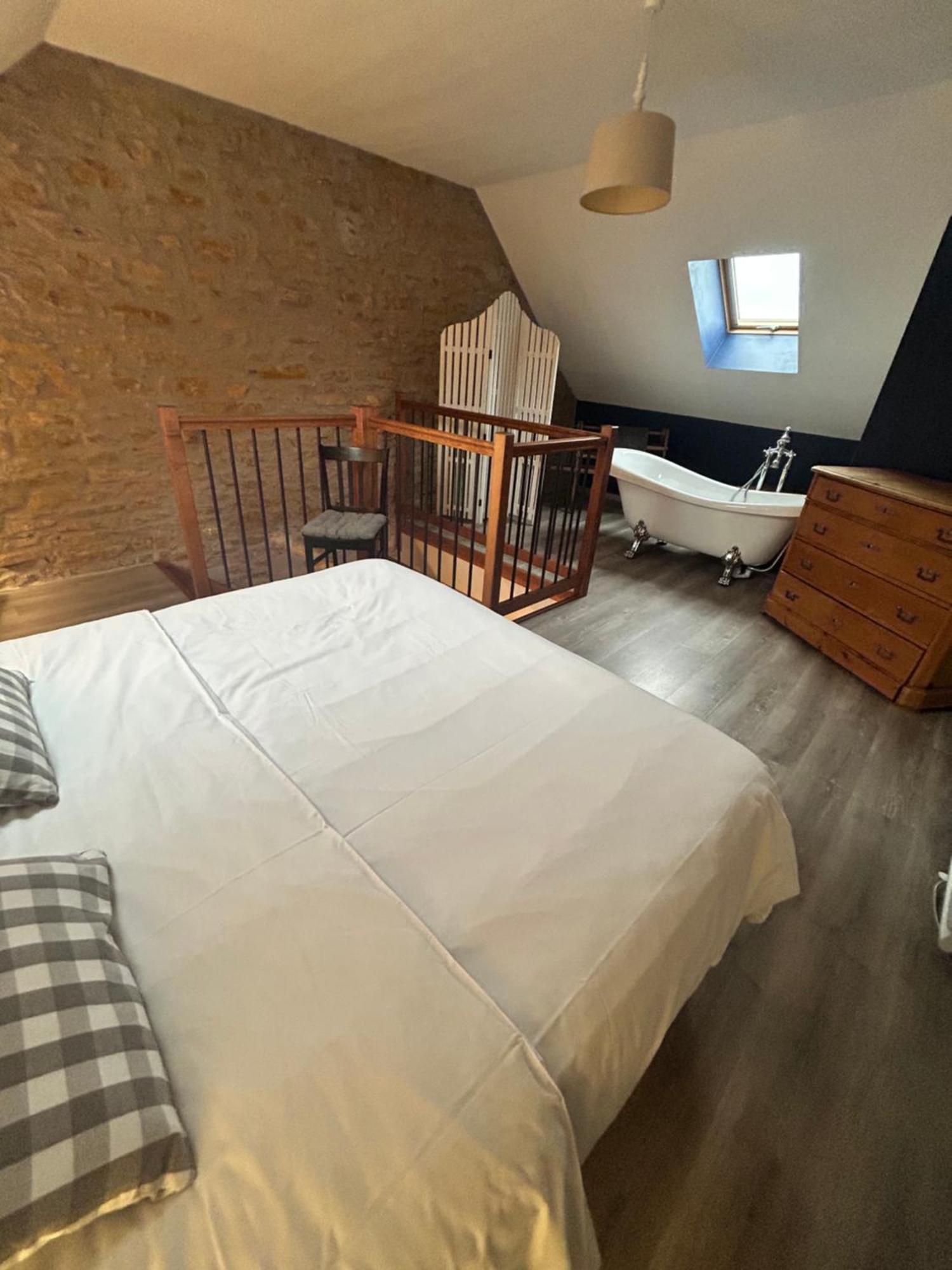 Le D'Tour Gourmand Panzió Toulouse-le-Chateau Kültér fotó